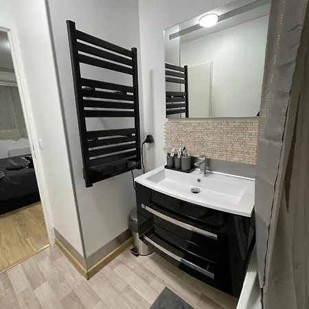 T2 Proche Bordeaux Apartment *